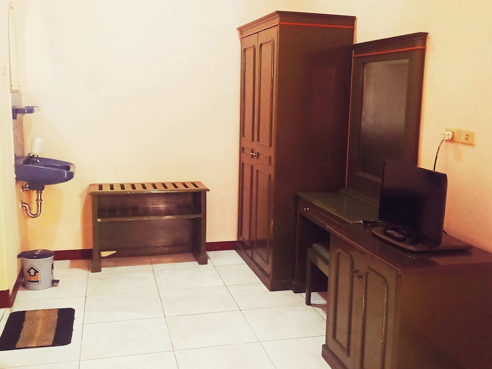 OYO 2495 Hotel Wijaya 7/50