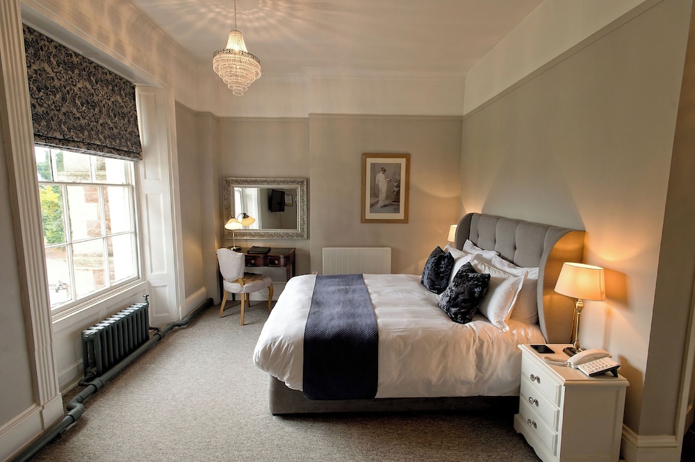 Glewstone Court Country House Hotel 8/50
