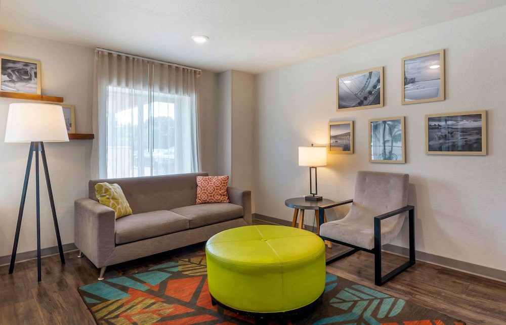 WoodSpring Suites Deerfield Beach 23/30