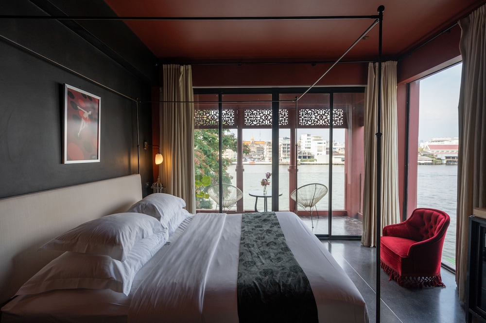 GRAND, DELUXE, RIVERSIDE