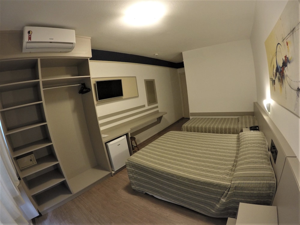 Hotel Gracher Praia 19/68