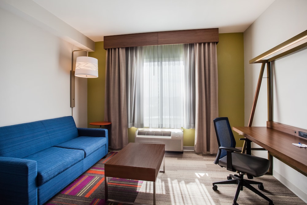 Holiday Inn Express Suites Lexington Park California 35/54