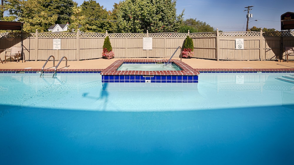 Days Inn by Wyndham Columbia Kentucky 28/52