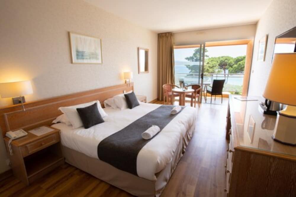 Hotel La Pinede 25/72