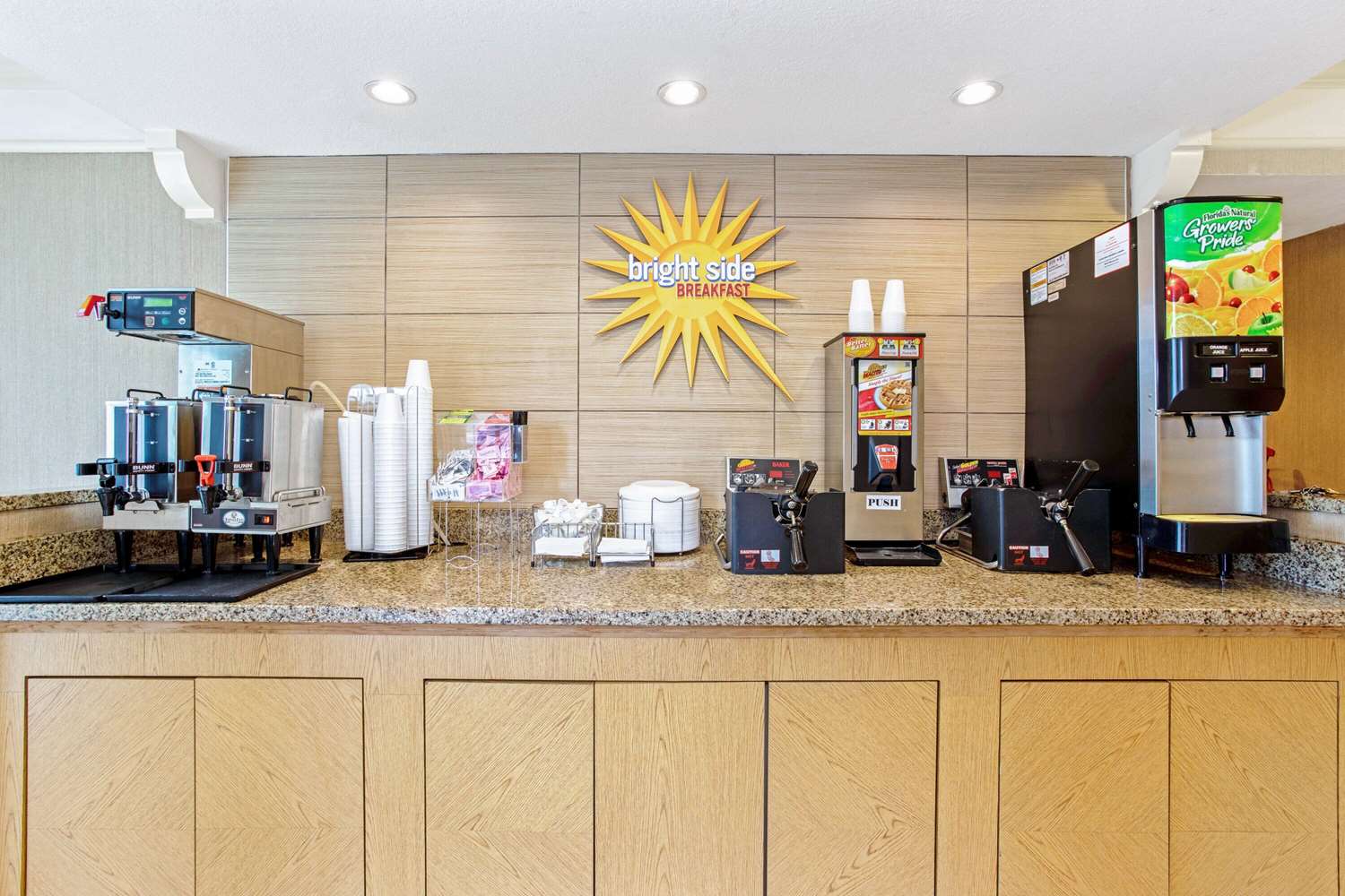 La Quinta Inn by Wyndham Orlando Airport West 6/40