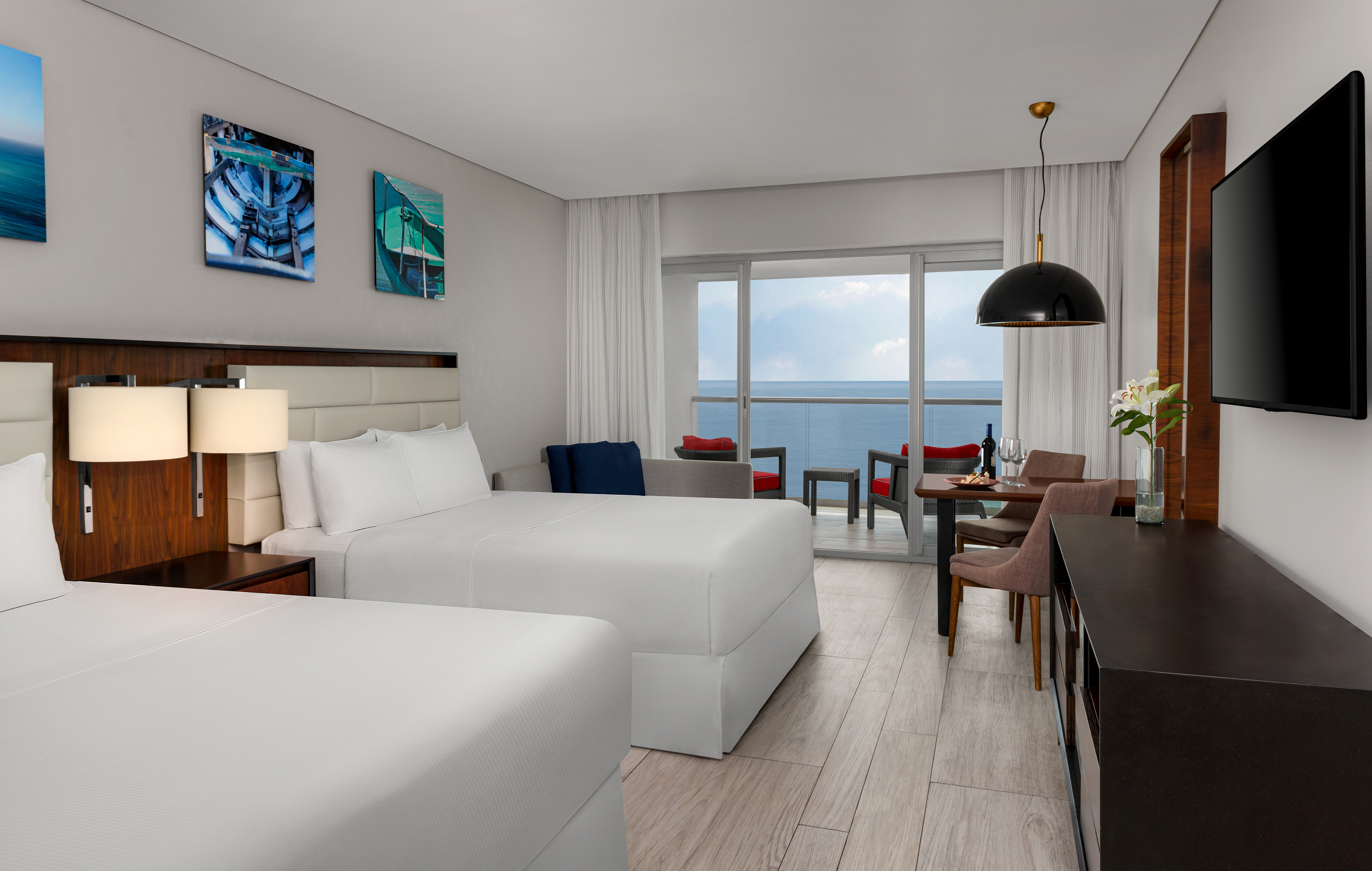 PREMIER, 2 QUEEN BEDS, OCEAN FRONT