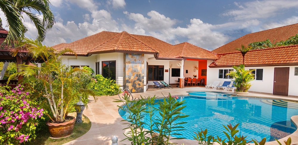 Pattaya Hill 2 40/50
