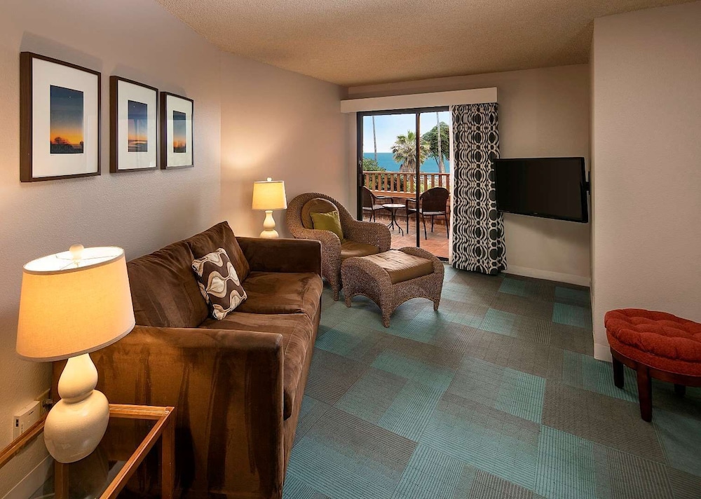 La Jolla Cove Suites 47/65