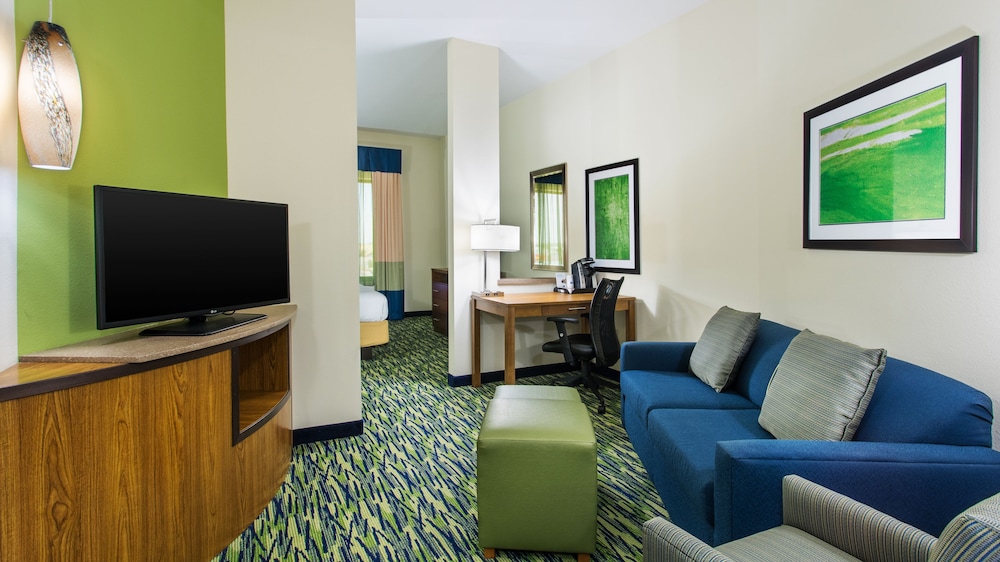 Holiday Inn Express & Suites Midland South I-20 42/69