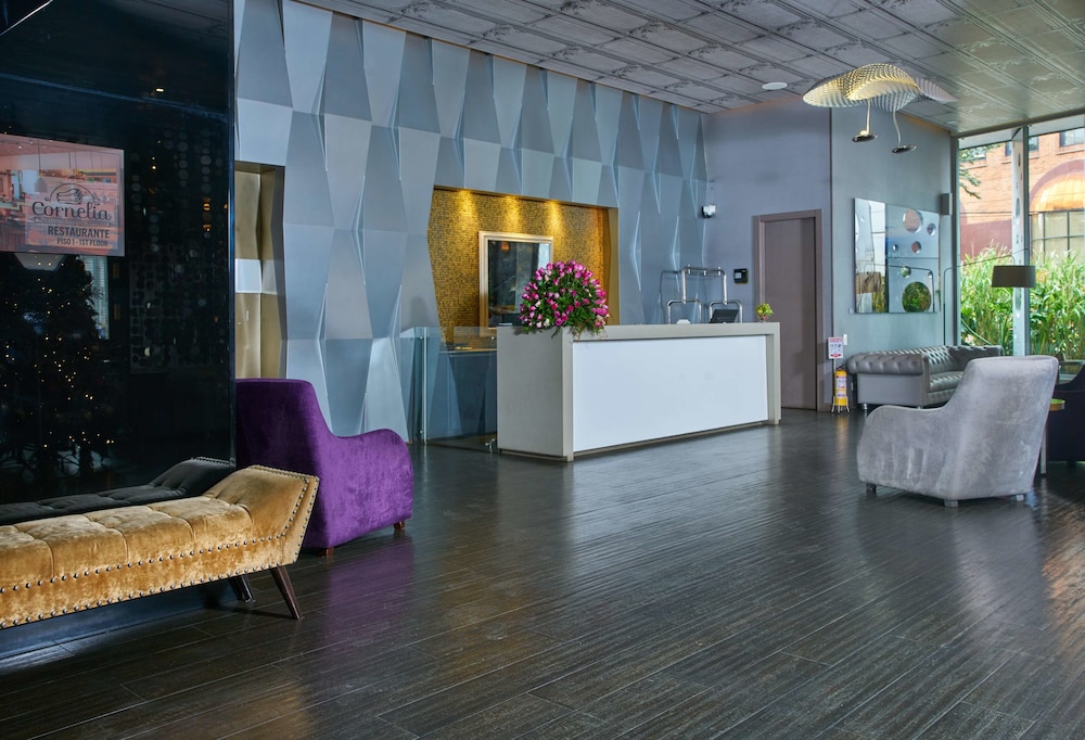 100 Luxury Suites By Preferred 12/76