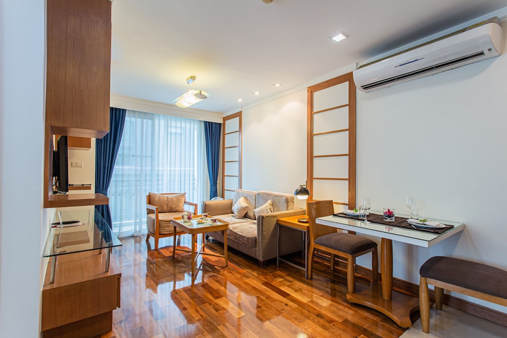 D Varee Montara Thonglor 25 54/70