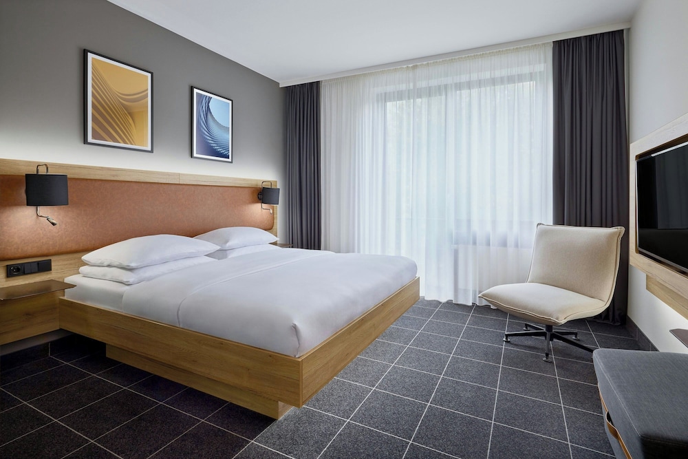 غرفة قياسية بسرير كوين، FOUR POINTS FLEX by Sheraton Ratingen Dusseldorf Airport 4/10