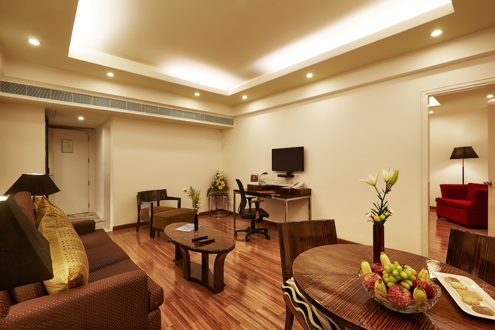 Vivanta Vijayawada MG Road (ex. The Gateway M G Road Hotel) 54/55