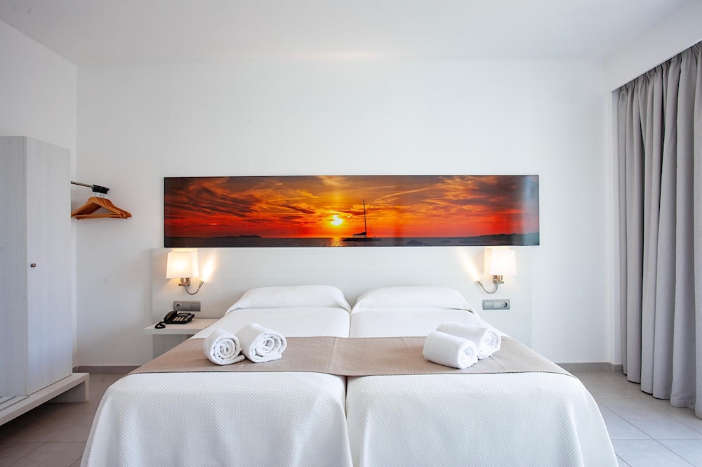Hotel Puchet Ibiza 16/76