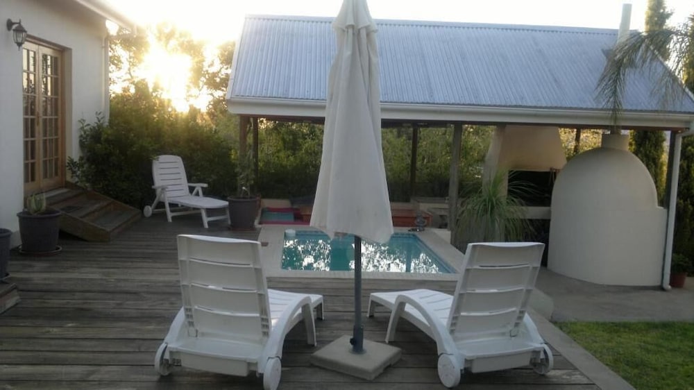 Oasis Shanti Backpackers 42/49
