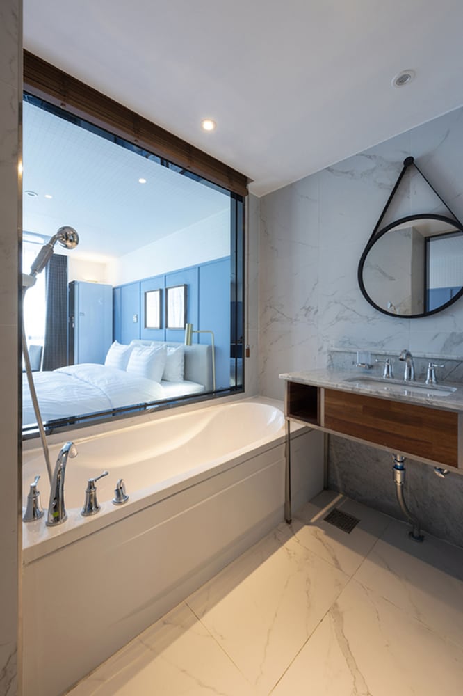 Brown-dot Hotel Sinho 33/38