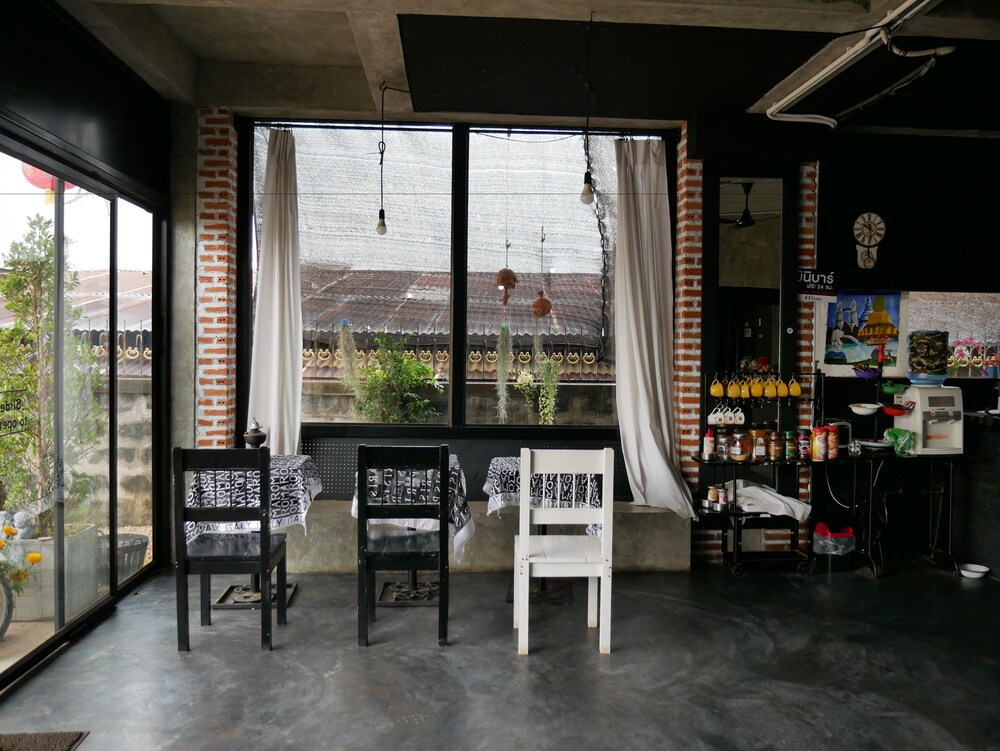 41 Studio - Adults Only 22/33