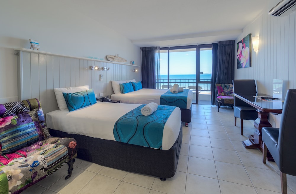 Superior, 1 Queen and 1 Single Bed, Ocean View