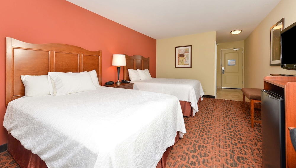 Hampton Inn Muscatine 13/35