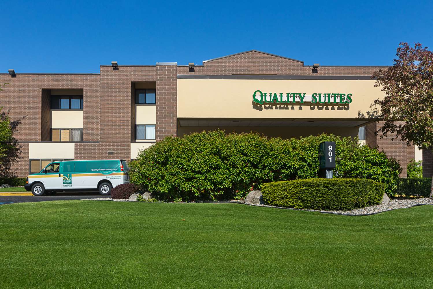 Quality Suites Lansing West 43/45