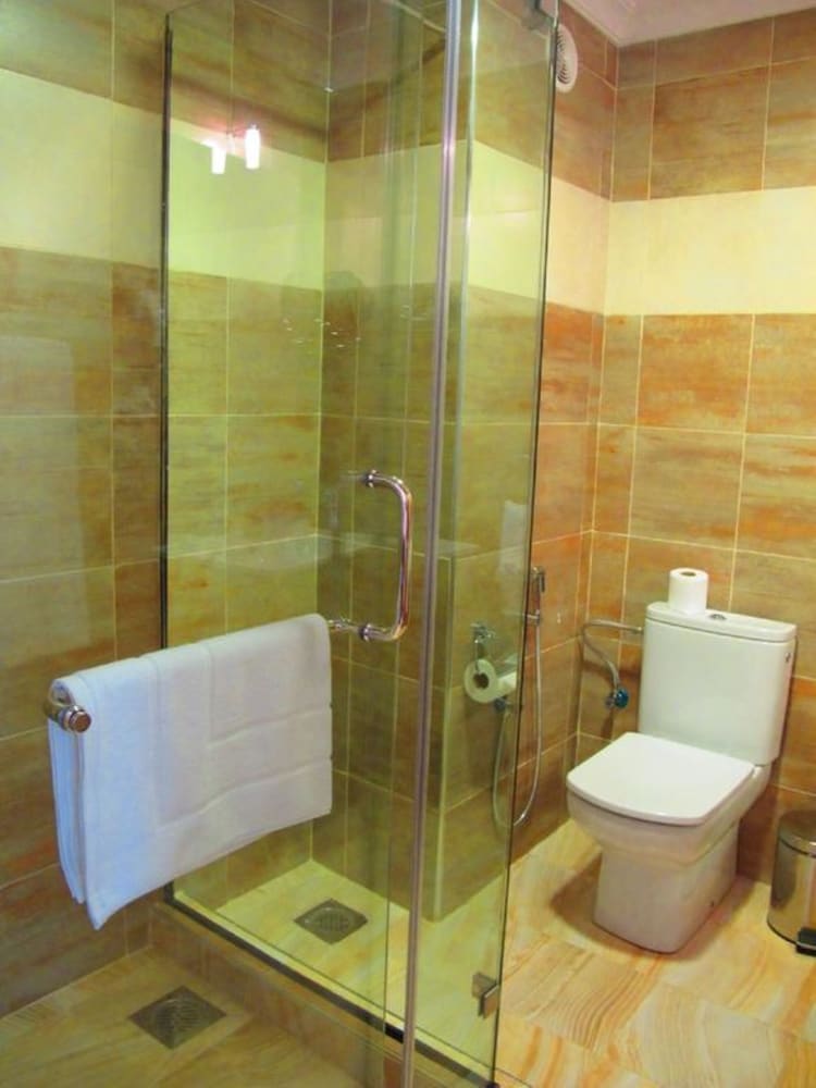 CBD Hotel 9/54
