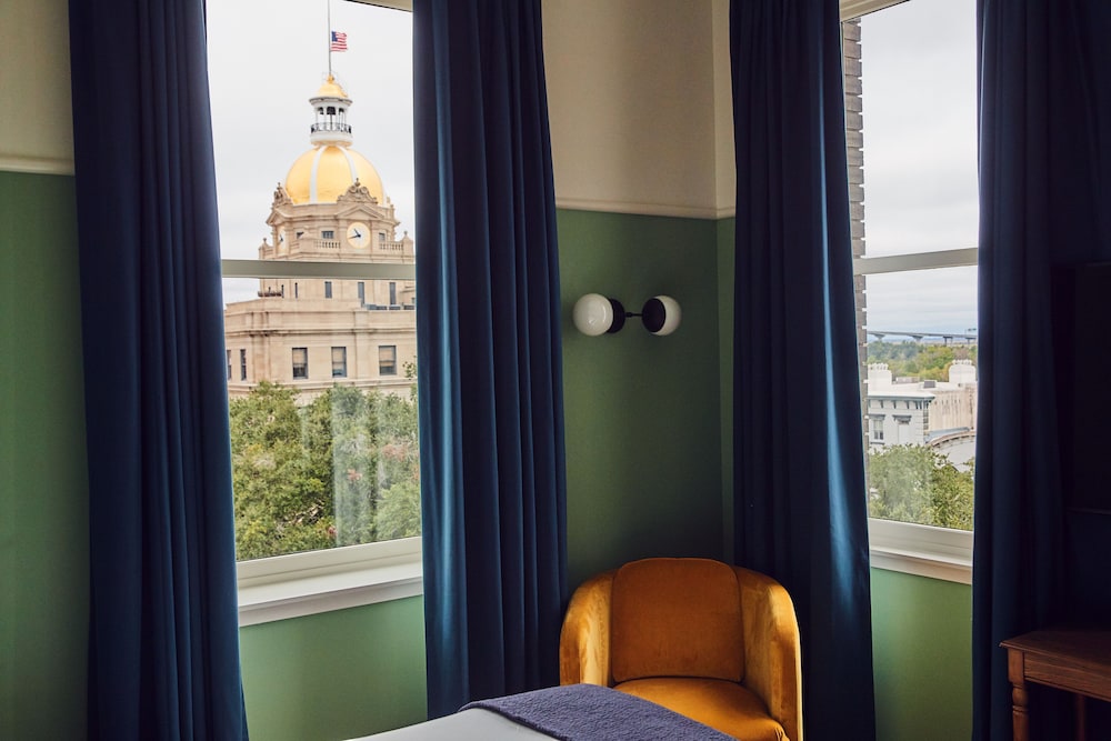 The Drayton Hotel Savannah, Curio Collection by Hilton 17/51