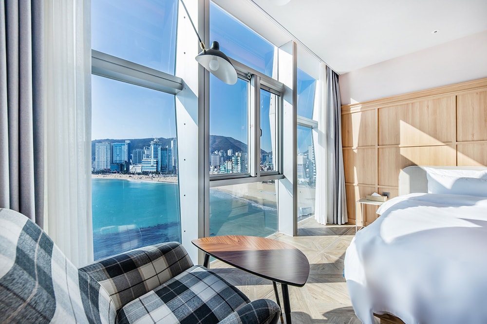 H Avenue Hotel Gwangali Beach 20/50