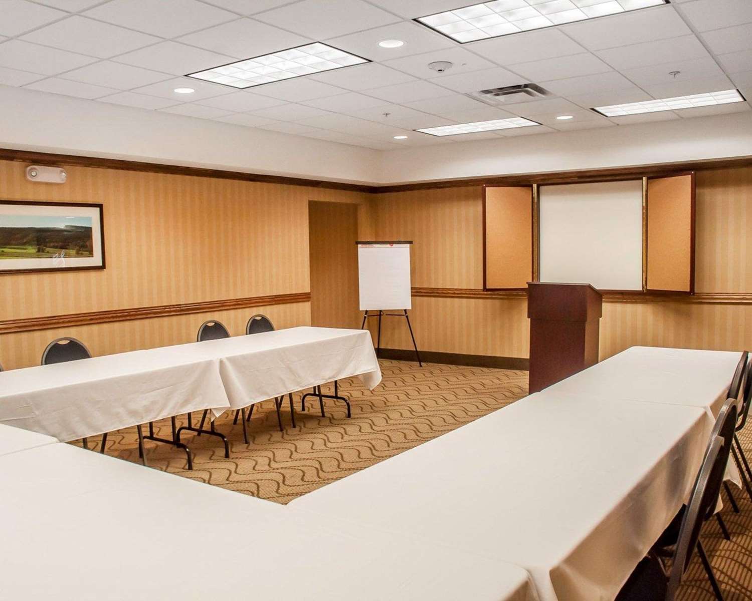 Quality Inn Near Walden Galleria Mall 35/36