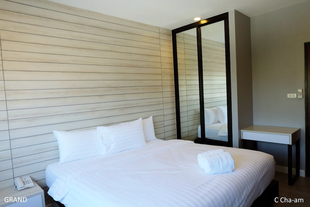 C Cha-Am Hotel 29/68