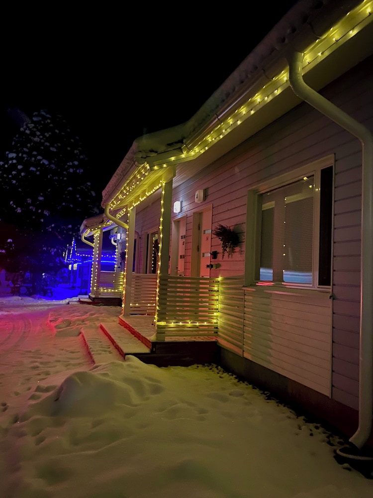 Arctic Resort Delight 11/36