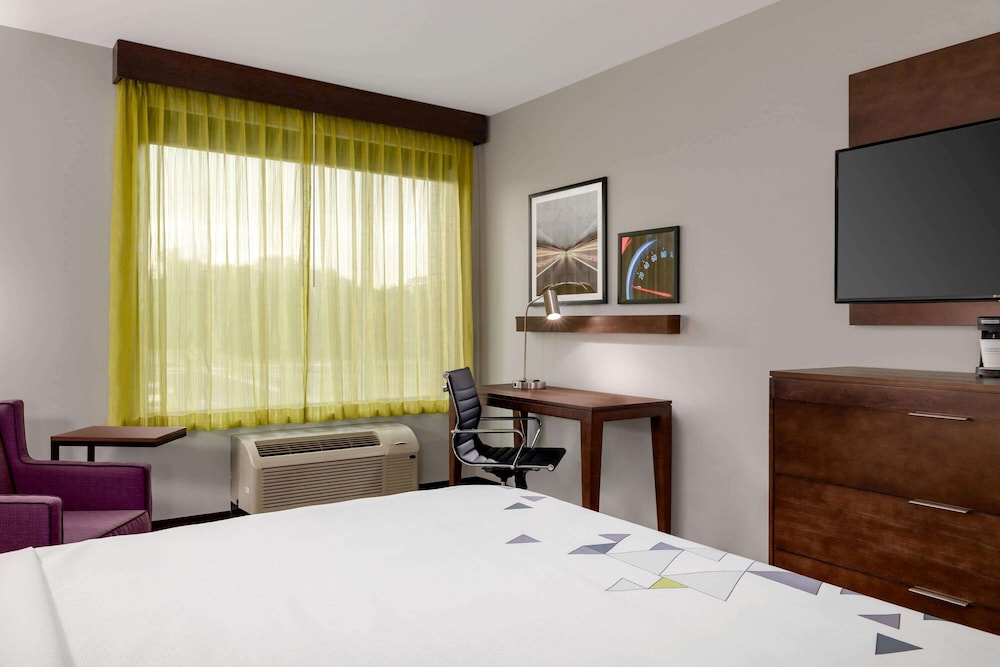 La Quinta Inn and Suites by Wyndham Braselton 23/60