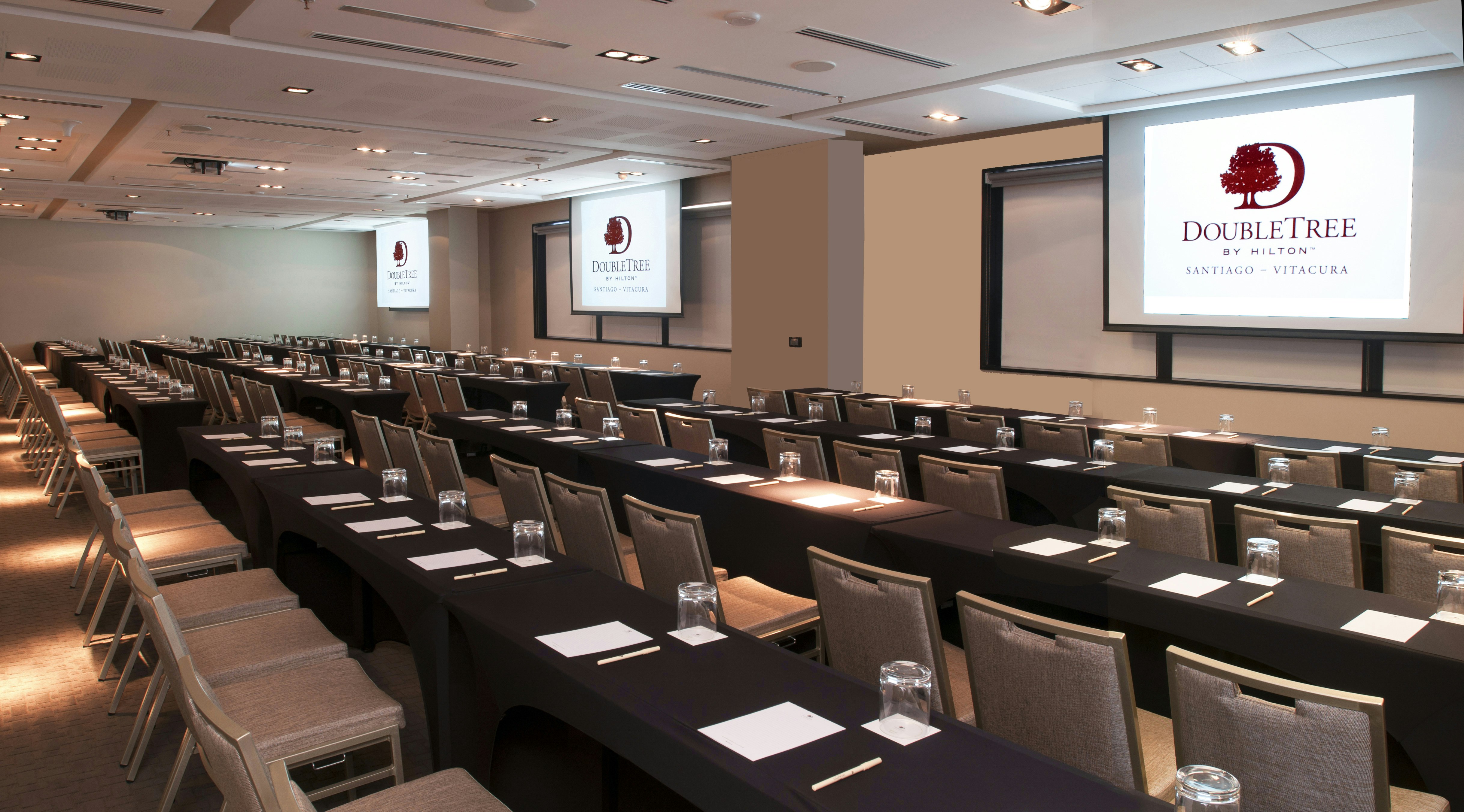 DoubleTree by Hilton Hotel Santiago Vitacura 54/65