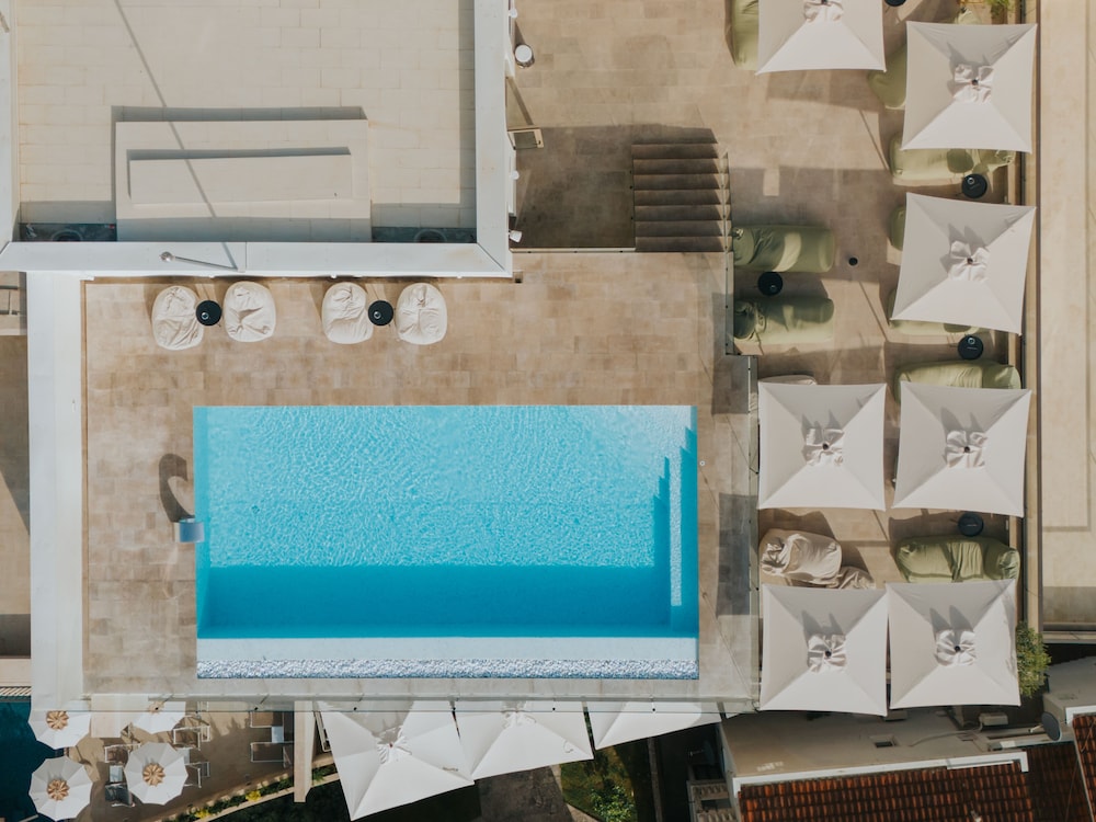 Infinity Hotel & More 9/49