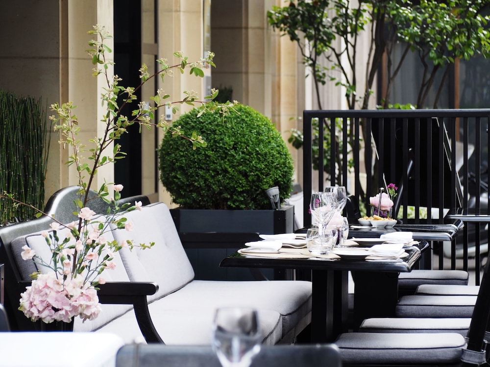 Hotel Montalembert 51/62