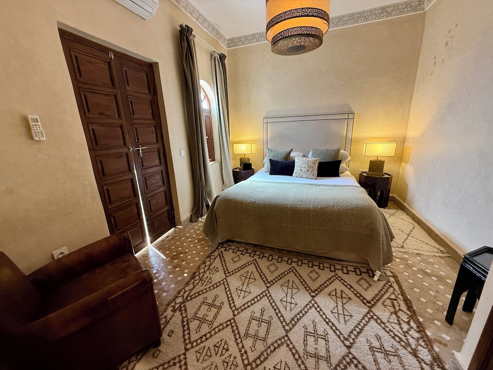 Riad Jona 18/74