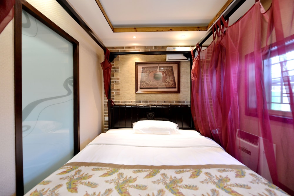 East Hotel The Forbidden City Drum Tower 13/50