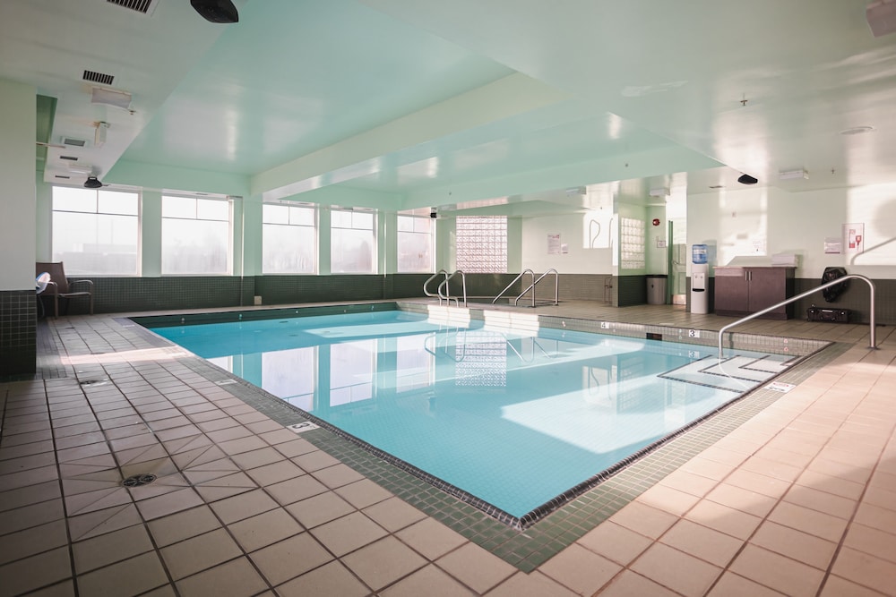 Ramada By Wyndham Surrey/Langley 23/47