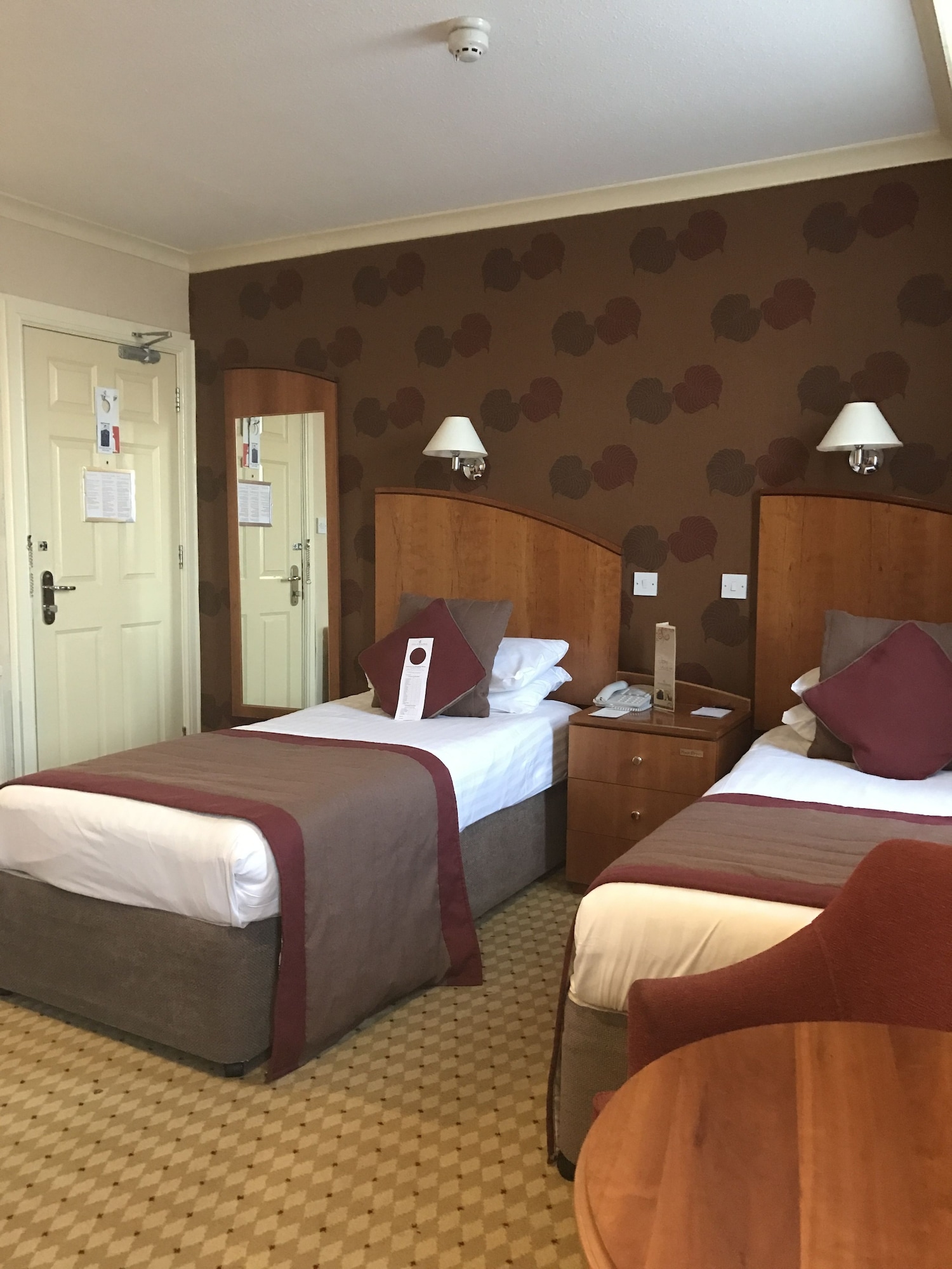 غرفة قياسية بسريرين منفصلين، Crown And Mitre Hotel Sure Hotel Collection By Best Western 9/10