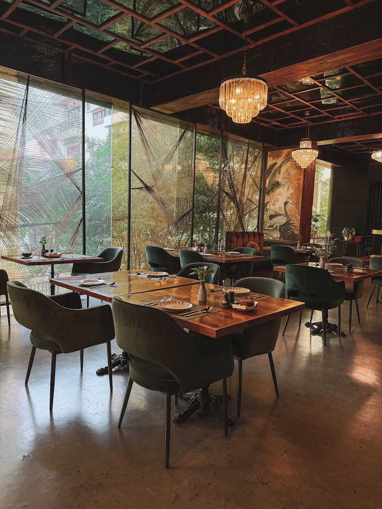 Lao Poet Hotel 57/71