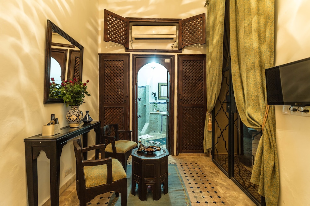 RIAD NASREEN 55/76