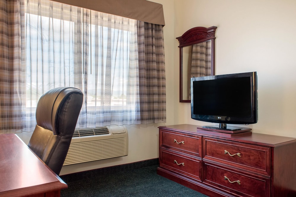 Helena Inn Airport 25/34