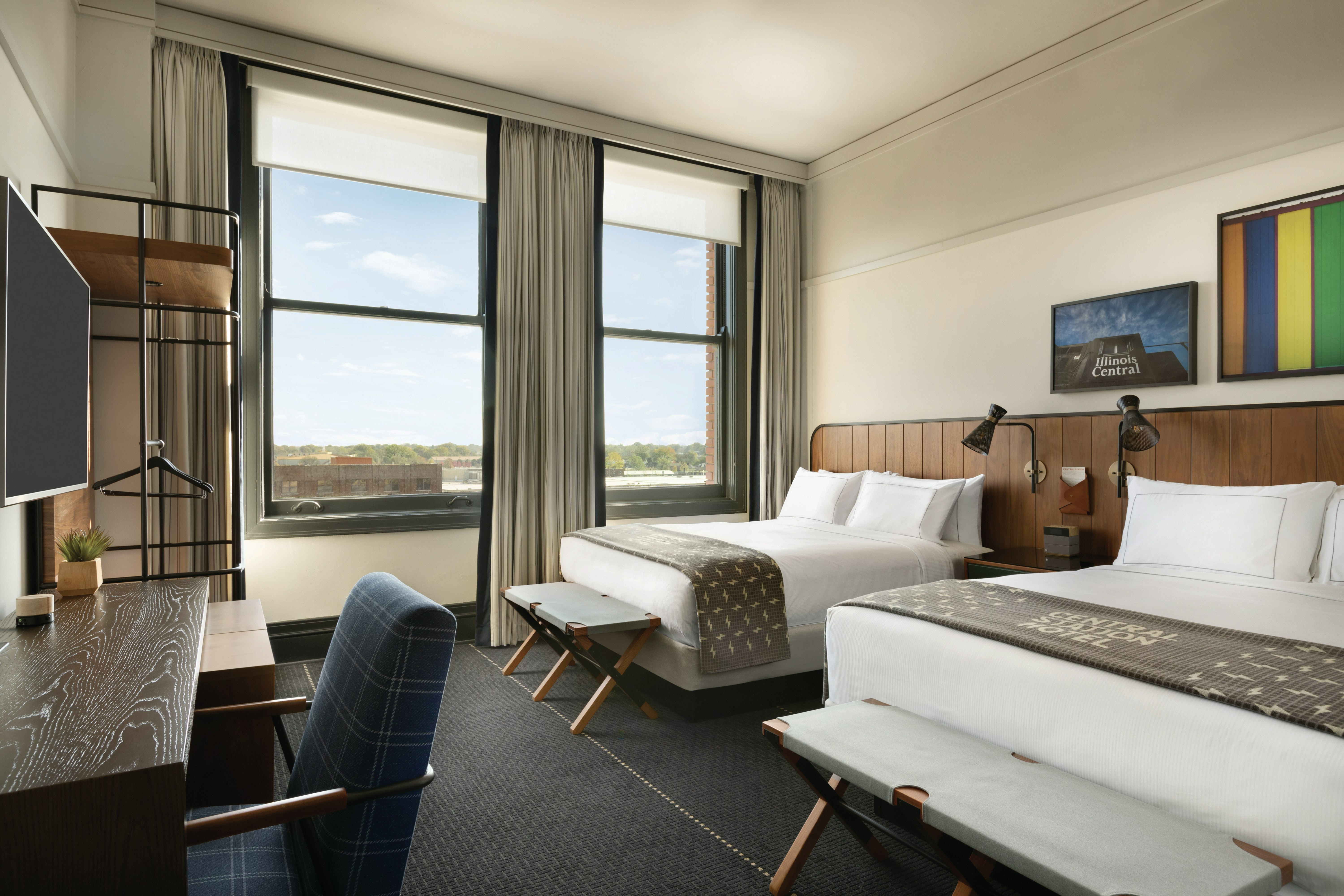 CABIN, 2 QUEEN BEDS, MAIN BUILDING, ACCESSIBLE