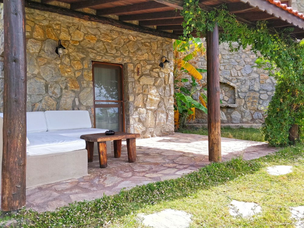 Zephyros Hotel 36/44
