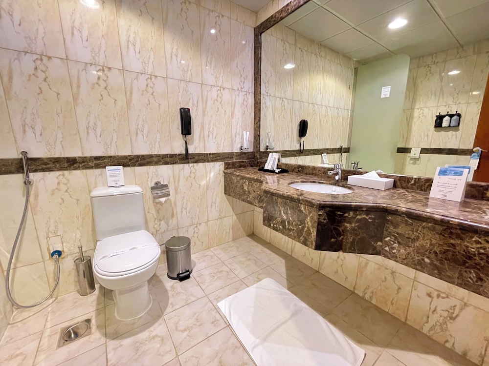 Waqf Othman Bin Affan hotel 37/38