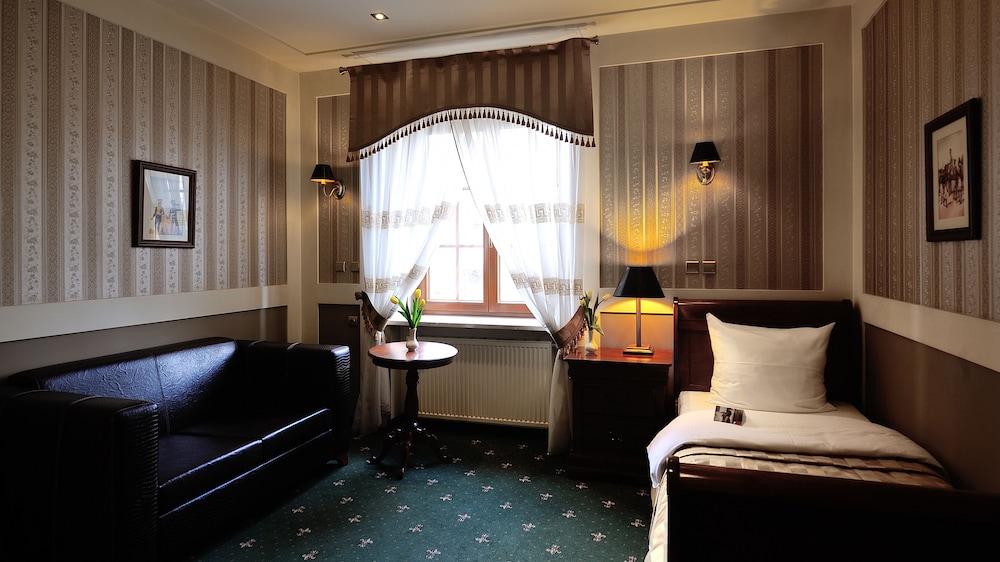 Hotel Diament Arsenal Palace Chorzow 20/50
