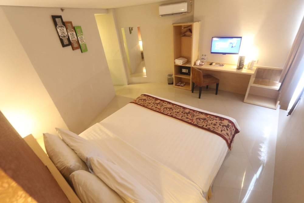 Bekizaar Hotel 10/56