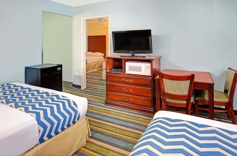 Travelodge By Wyndham Bishop 20/31