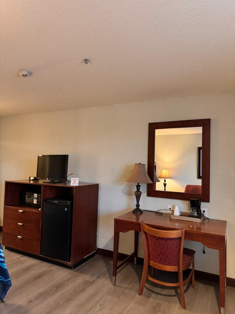Lobby at Hotel O Bien Venido Pearsall I-35, PEARSALL - TX