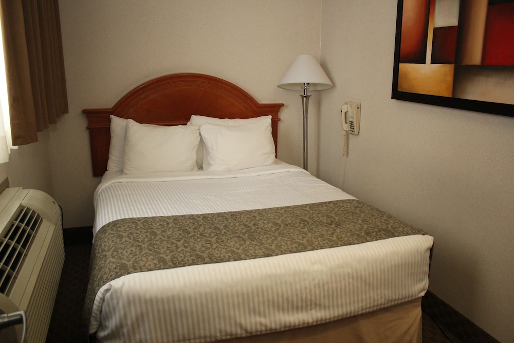 Ramada By Wyndham Edmonton South 21/33
