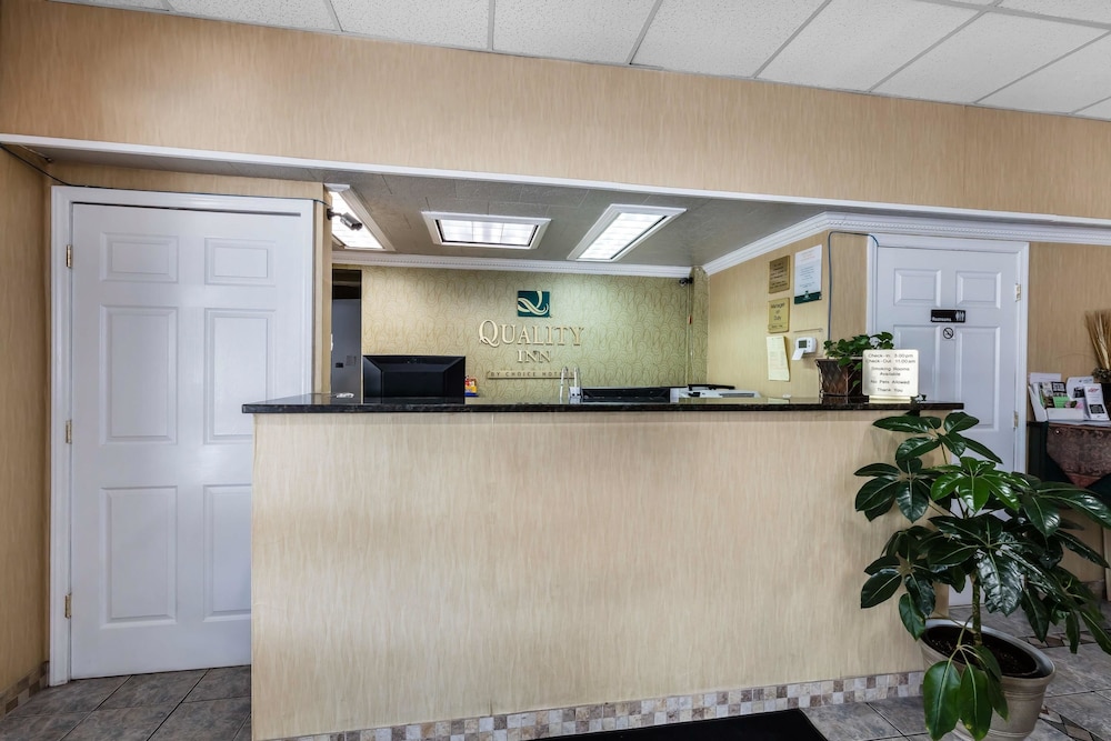 Quality Inn Tullahoma, TN 4/36